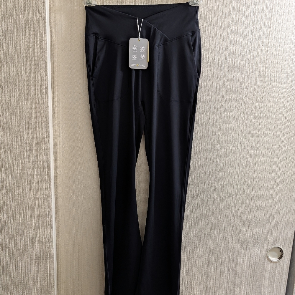 Lemon Sky NWT Black Yoga Pants Size M